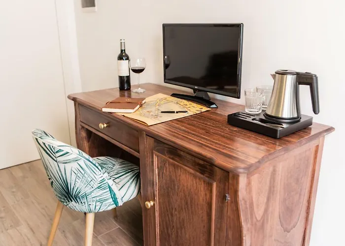 Гостьовий будинок Demithos 4*